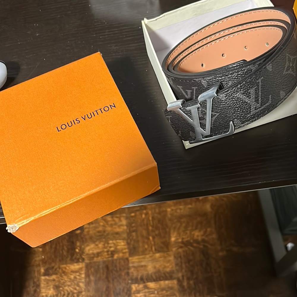 Luis Vuitton belt